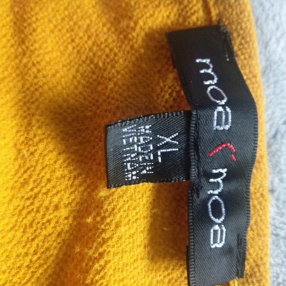 XL Mustard yellow blouse with collar - Picture 8 of 11